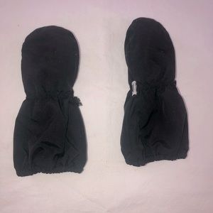 Black Kombi baby mittens